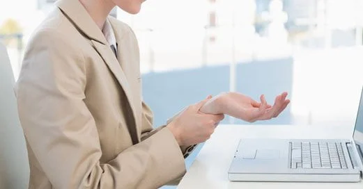 آسیب تنش تکراری (آر اس آی) را می شناسید؟